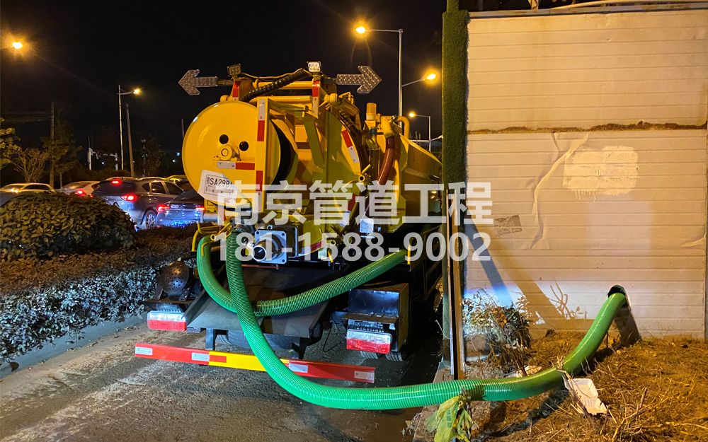 266苏州路临时工地抽粪